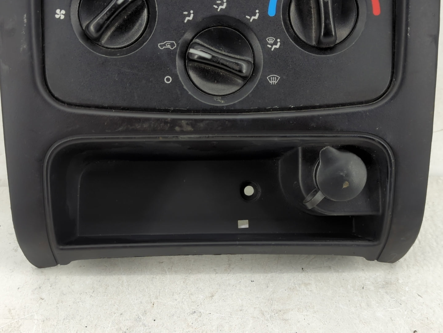 2004-2007 Jeep Liberty Climate Control Module Temperature AC/Heater Replacement P/N:P55037533AG Fits Fits 2004 2005 2006 200