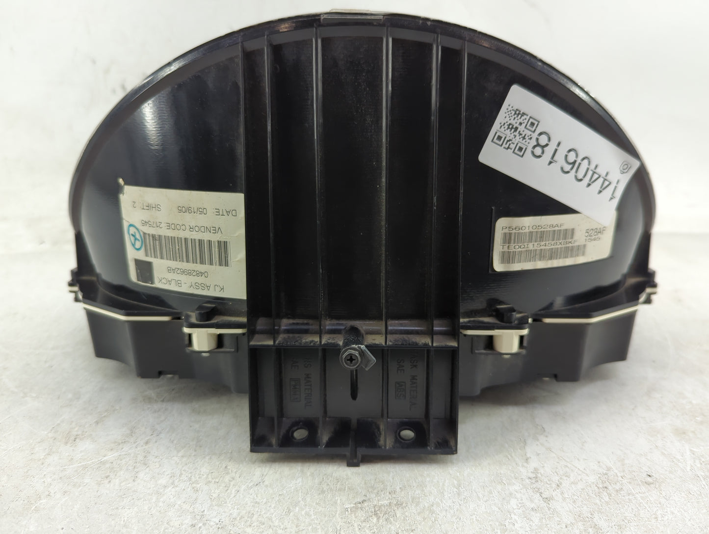 2005 Jeep Liberty Instrument Cluster Speedometer Gauges P/N:P56010528AF 04828962AB Fits OEM Used Auto Parts - Oemusedautopar