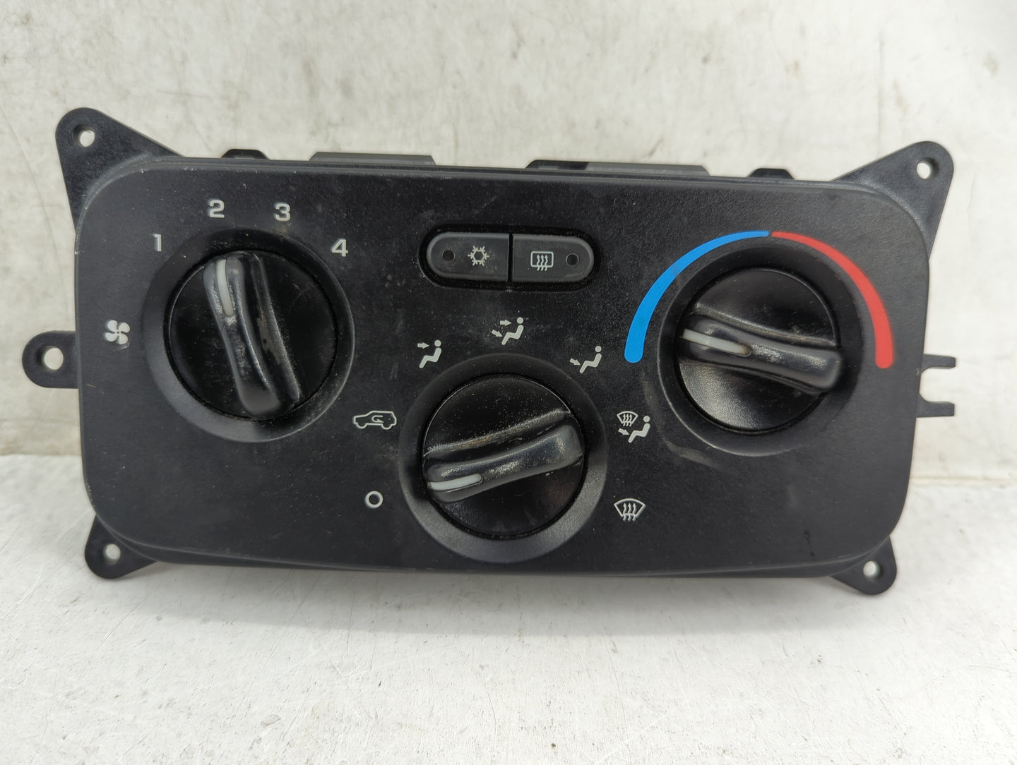2004-2007 Jeep Liberty Climate Control Module Temperature AC/Heater Replacement P/N:P55037533AG IB1C300204 Fits OEM Used Aut