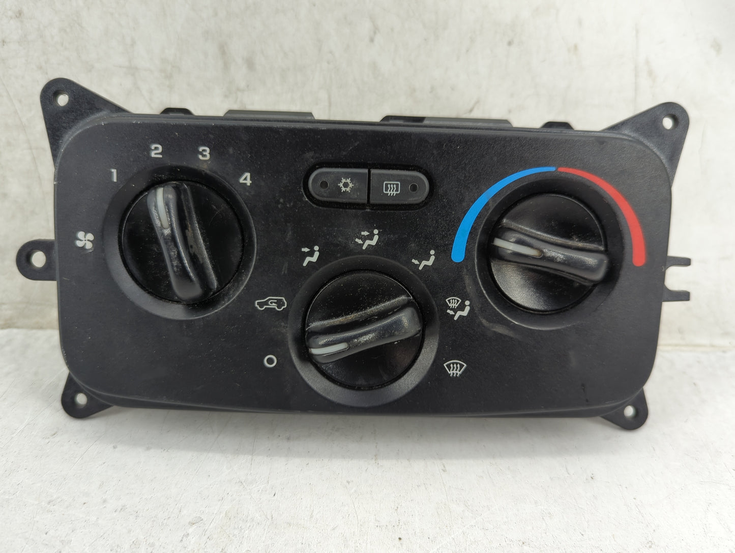 2004-2007 Jeep Liberty Climate Control Module Temperature AC/Heater Replacement P/N:P55037533AG IB1C300204 Fits OEM Used Aut
