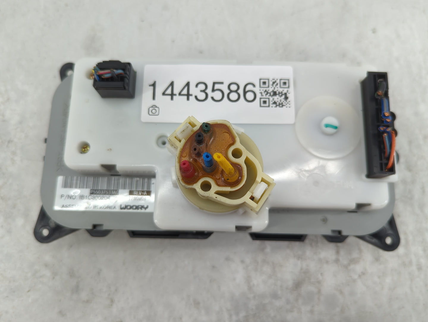 2004-2007 Jeep Liberty Climate Control Module Temperature AC/Heater Replacement P/N:P55037533AG IB1C300204 Fits OEM Used Aut