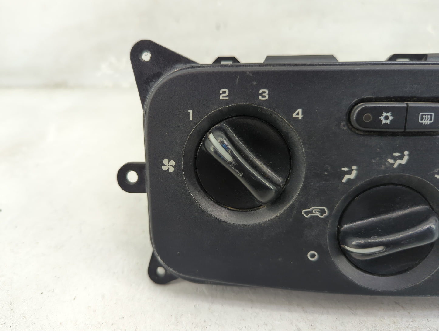 2004-2007 Jeep Liberty Climate Control Module Temperature AC/Heater Replacement P/N:P55037533AE IB1C300201 Fits OEM Used Aut