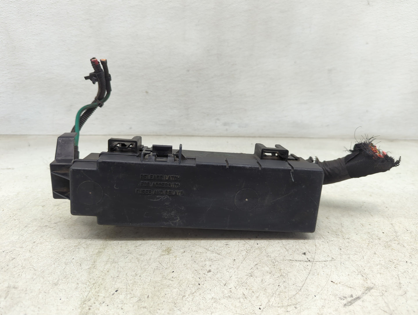 2005-2007 Jeep Liberty Fusebox Fuse Box Panel Relay Module P/N:56050502AH 56050502AI, 4527200, 4671168E Fits Fits 2005 2006 