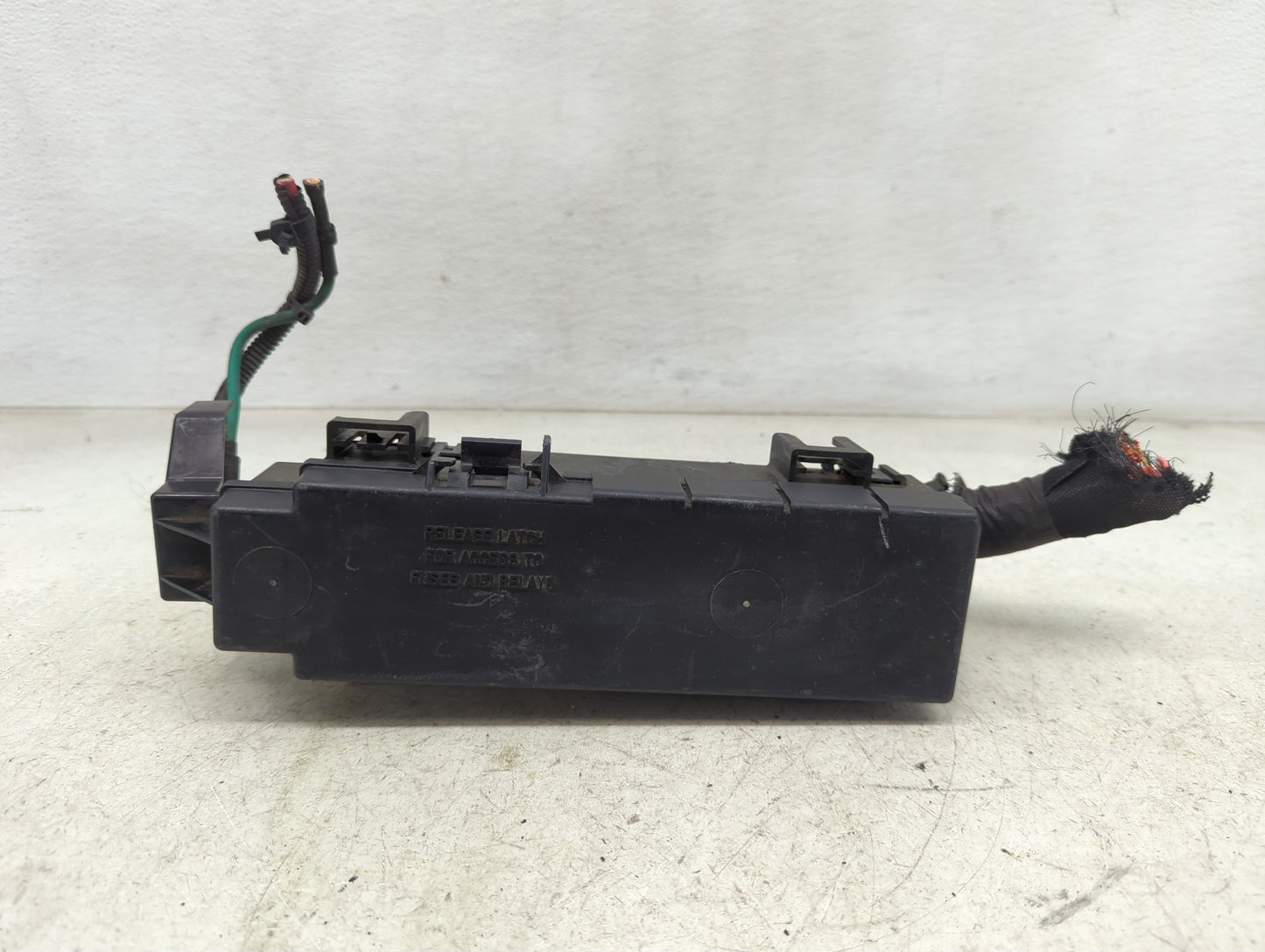 2005-2007 Jeep Liberty Fusebox Fuse Box Panel Relay Module P/N:56050502AH 56050502AI, 4527200, 4671168E Fits Fits 2005 2006 