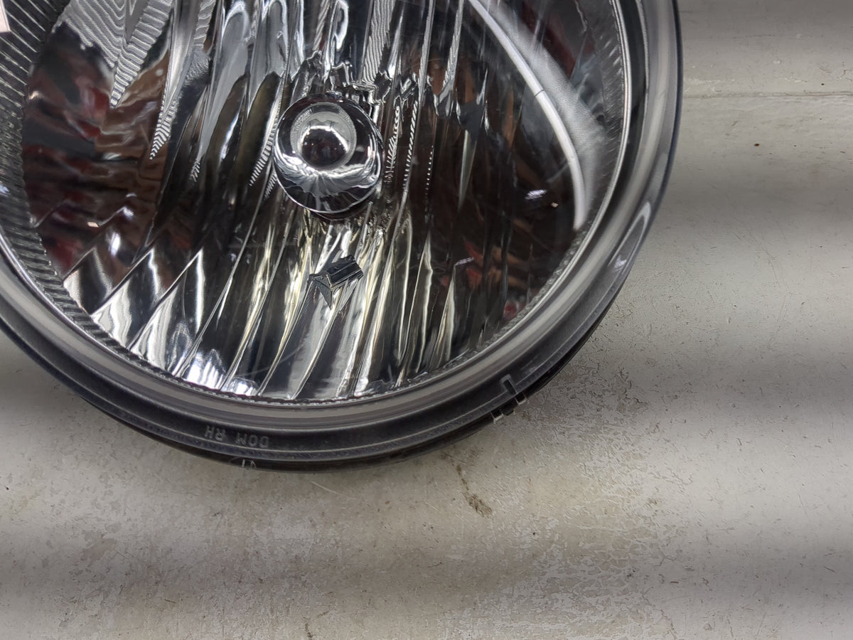 2005-2007 Jeep Liberty Passenger Right Oem Head Light Headlight Lamp 1501760 - Oemusedautoparts1.com
