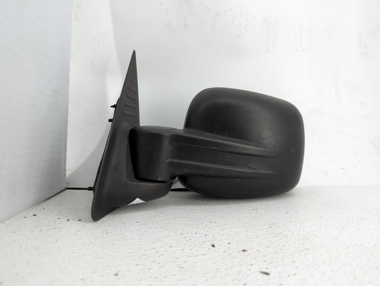 2002-2007 Jeep Liberty Driver Side View Mirror - Left Door Mirror OEM Used - Oemusedautoparts1.com