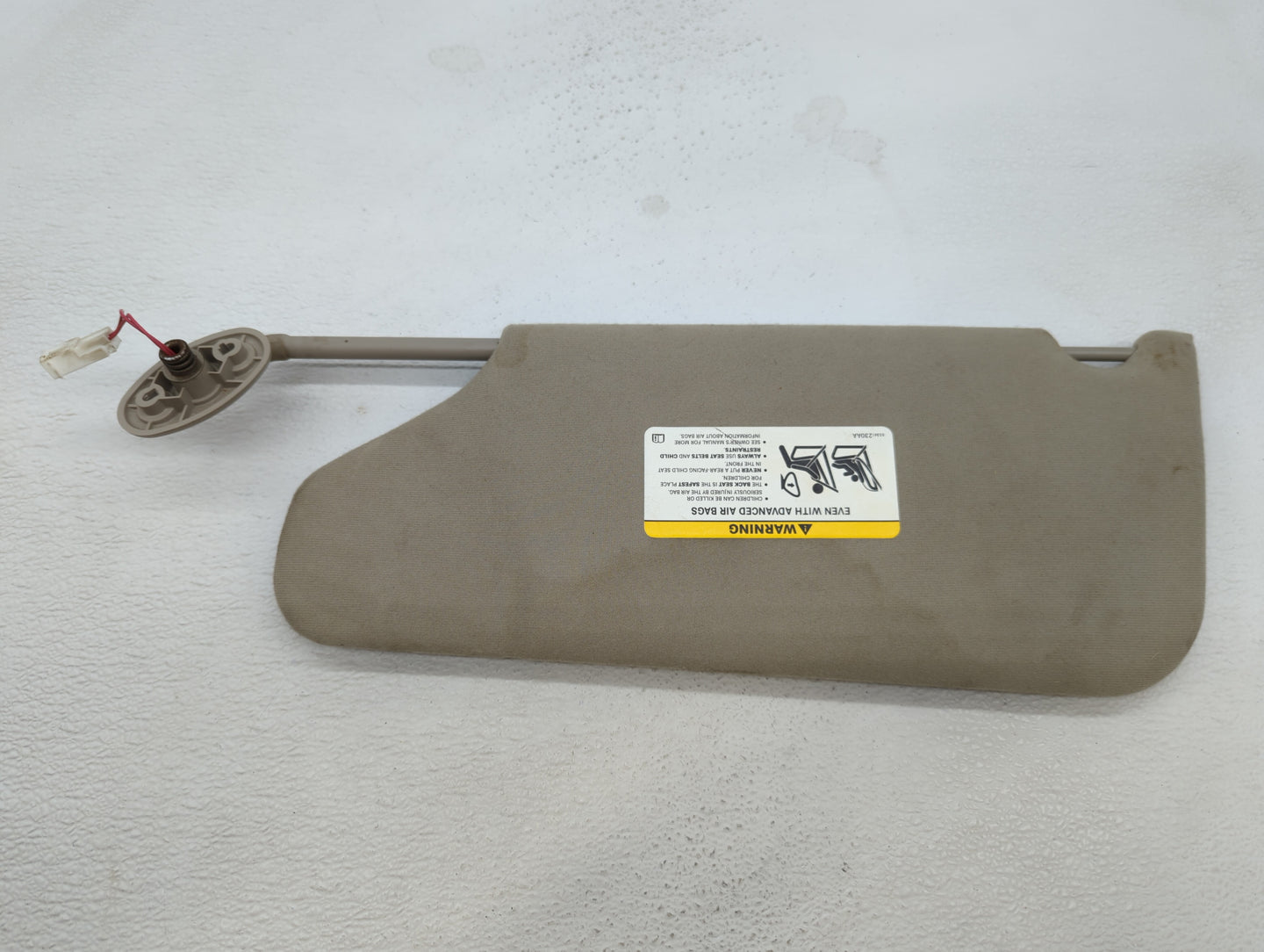 2004-2007 Jeep Liberty Sun Visor Shade Replacement Passenger Right Mirror Fits Fits 2004 2005 2006 2007 OEM Used Auto Parts 