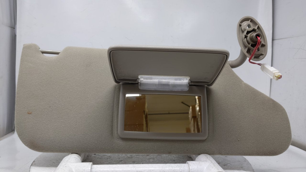 2005 Jeep Liberty Sun Visor Shade Replacement Passenger Right Mirror Fits OEM Used Auto Parts - Oemusedautoparts1.com