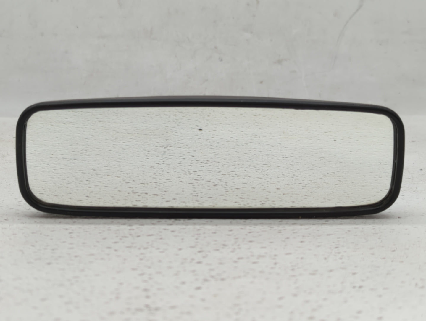 2005 Jeep Liberty Interior Rear View Mirror Replacement OEM P/N:E8011681 Fits OEM Used Auto Parts - Oemusedautoparts1.com