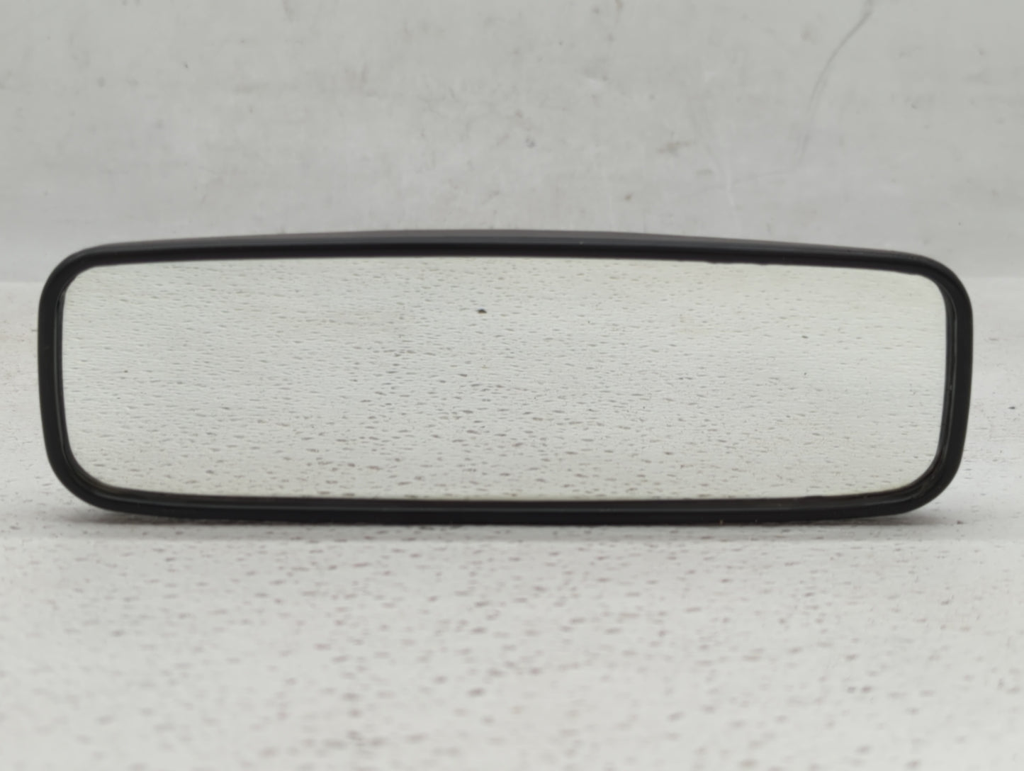 2005 Jeep Liberty Interior Rear View Mirror Replacement OEM P/N:E8011681 Fits OEM Used Auto Parts - Oemusedautoparts1.com