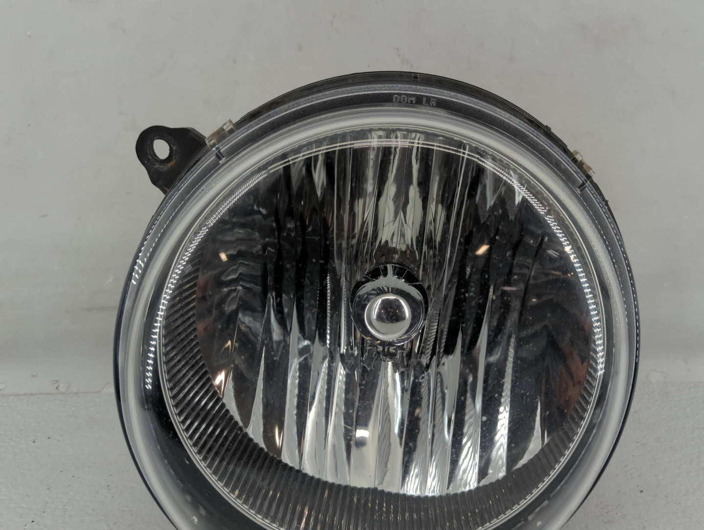 2005-2007 Jeep Liberty Driver Left Oem Head Light Headlight Lamp - Oemusedautoparts1.com