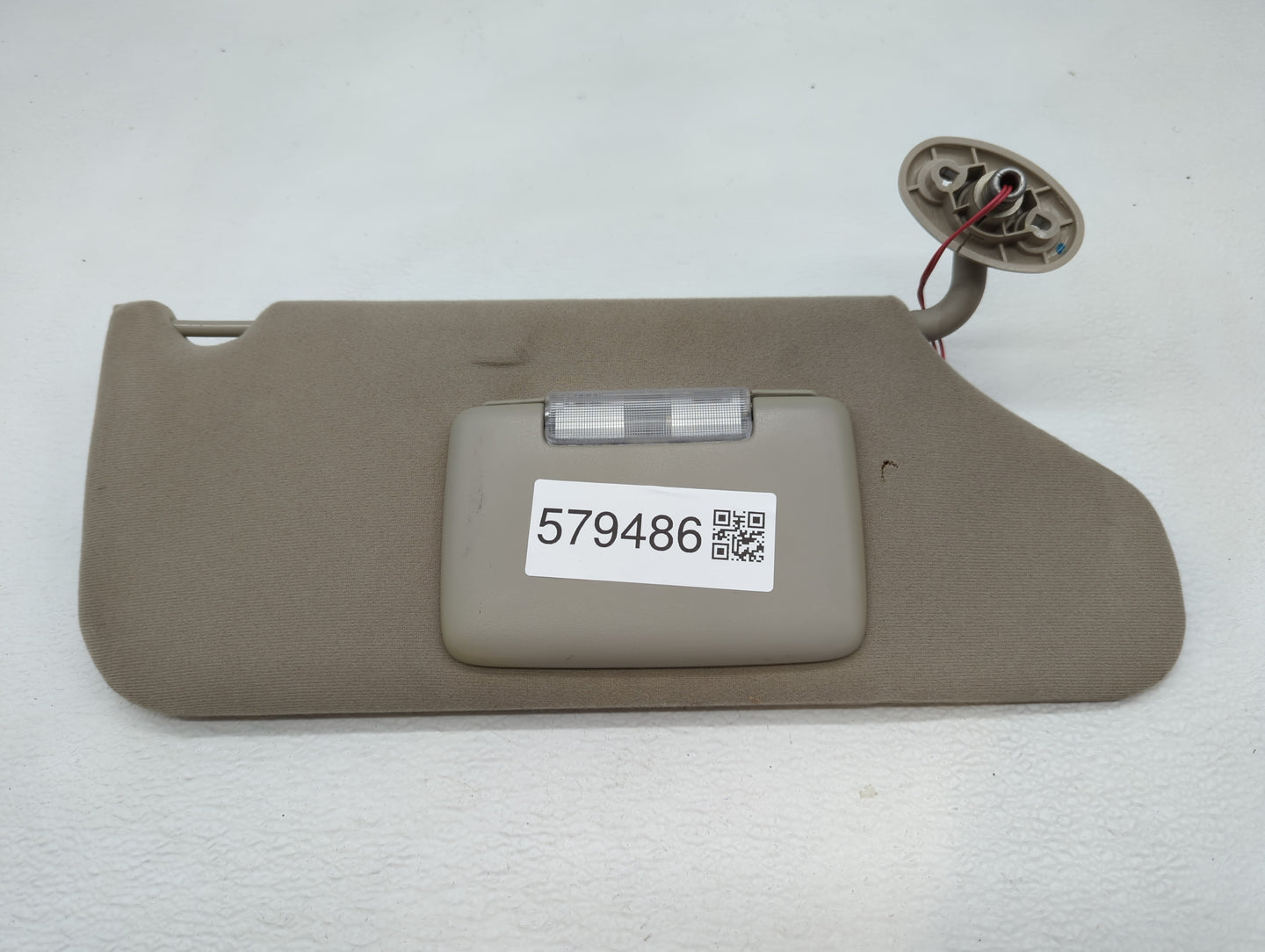 2004-2007 Jeep Liberty Sun Visor Shade Replacement Passenger Right Mirror Fits Fits 2004 2005 2006 2007 OEM Used Auto Parts 