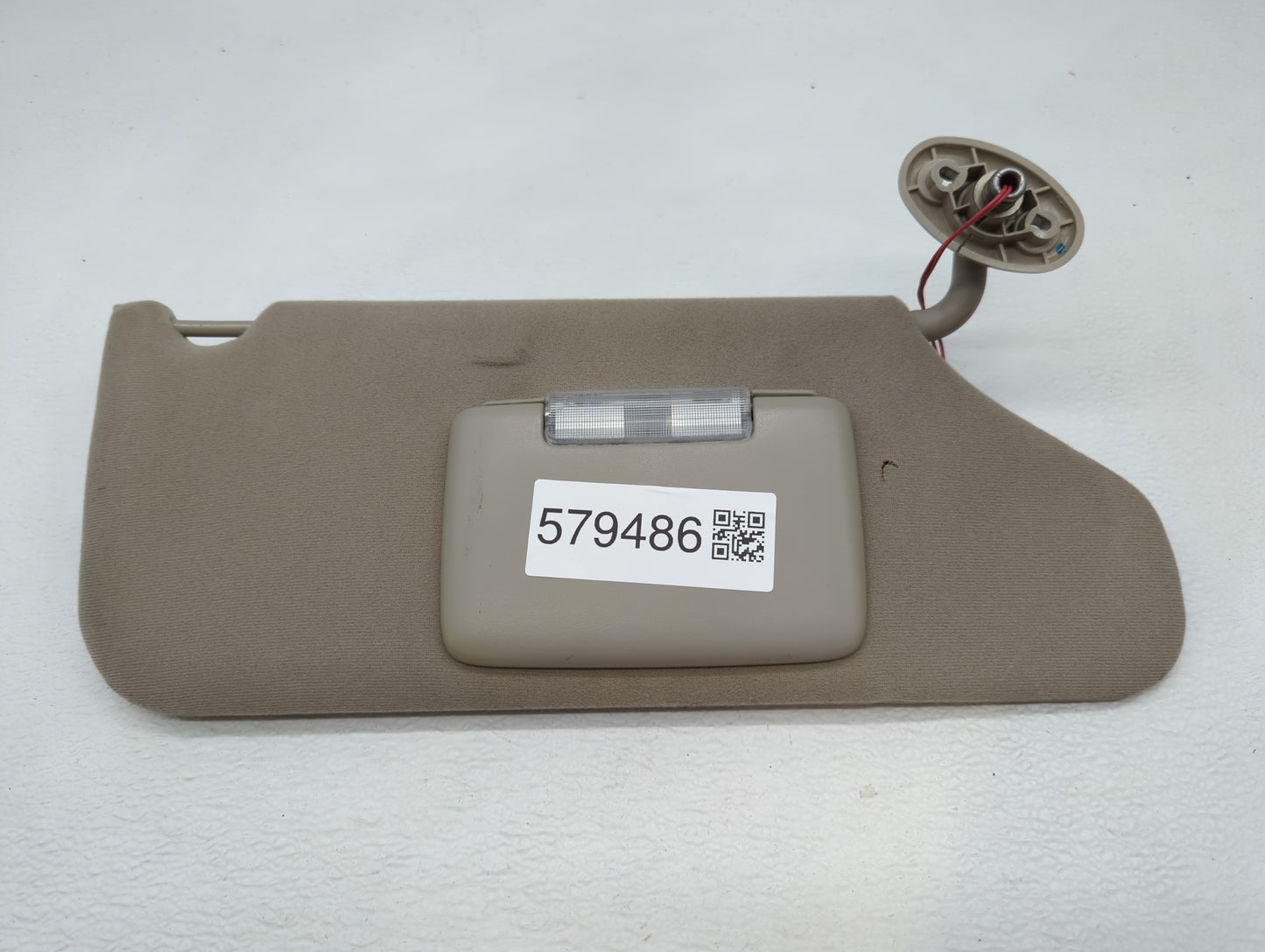 2004-2007 Jeep Liberty Sun Visor Shade Replacement Passenger Right Mirror Fits Fits 2004 2005 2006 2007 OEM Used Auto Parts 