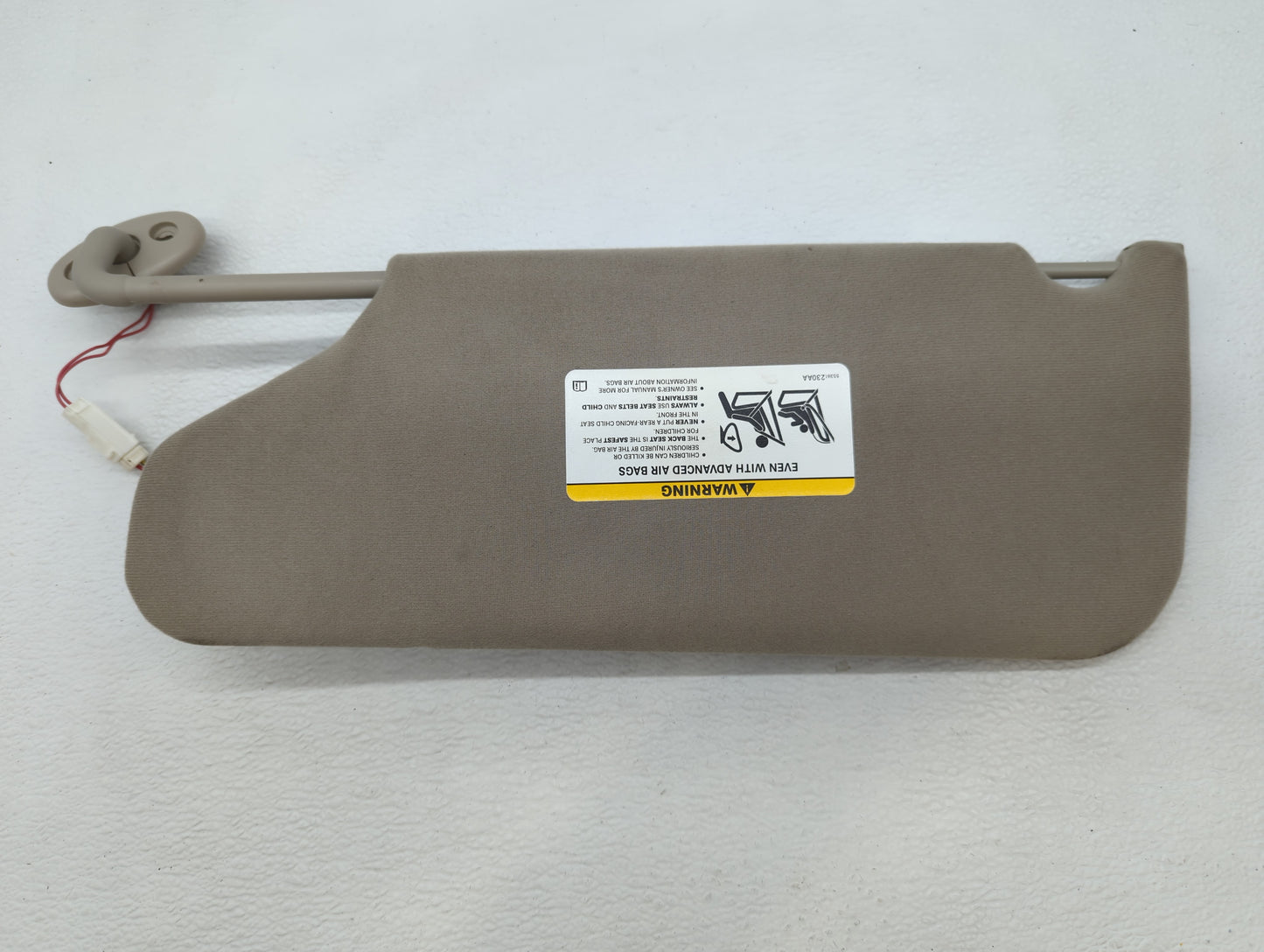 2004-2007 Jeep Liberty Sun Visor Shade Replacement Passenger Right Mirror Fits Fits 2004 2005 2006 2007 OEM Used Auto Parts 