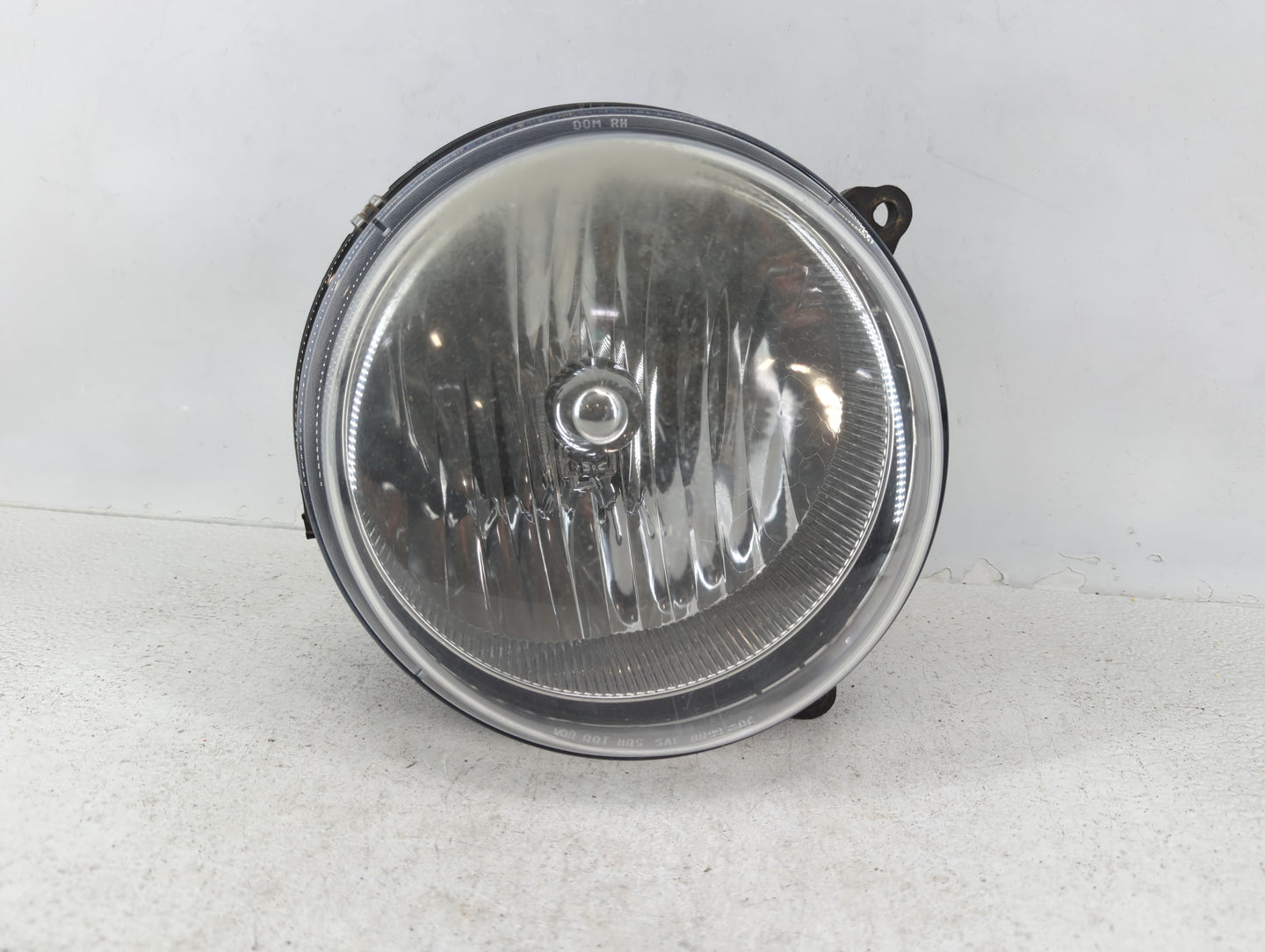 2005-2007 Jeep Liberty Passenger Right Oem Head Light Headlight Lamp - Oemusedautoparts1.com