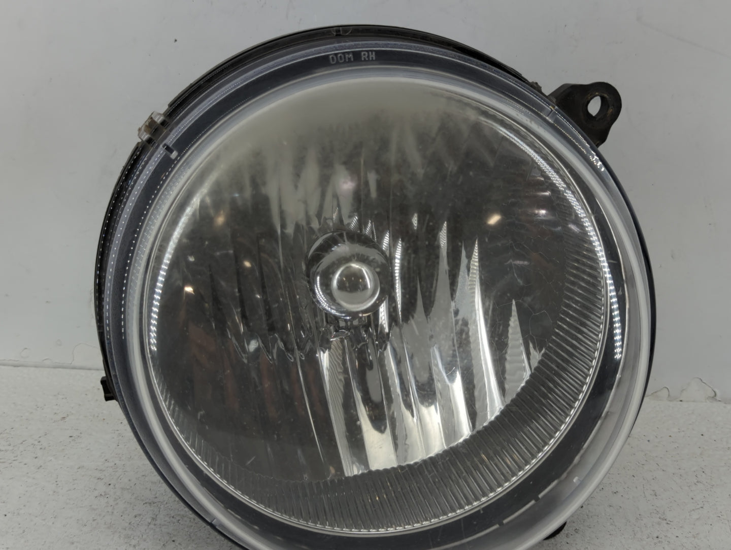 2005-2007 Jeep Liberty Passenger Right Oem Head Light Headlight Lamp - Oemusedautoparts1.com
