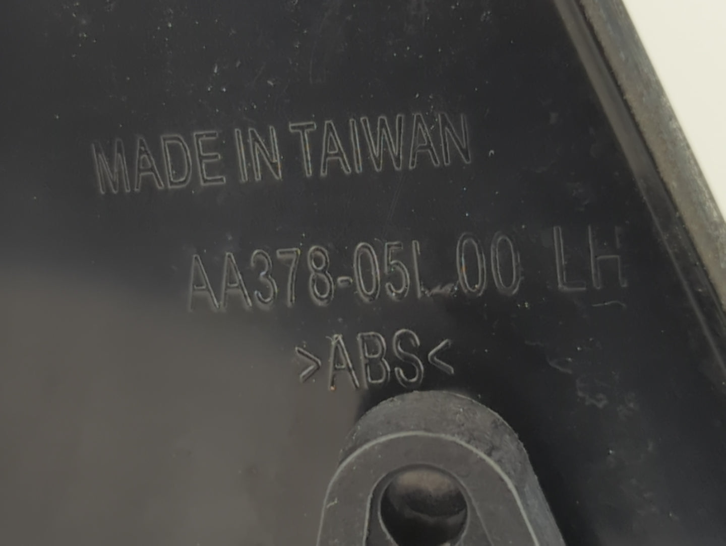 2002-2007 Jeep Liberty Driver Side View Mirror - Left Door Mirror OEM Used - Oemusedautoparts1.com