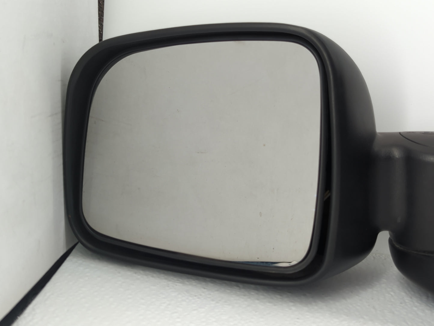 2002-2007 Jeep Liberty Driver Side View Mirror - Left Door Mirror OEM Used - Oemusedautoparts1.com