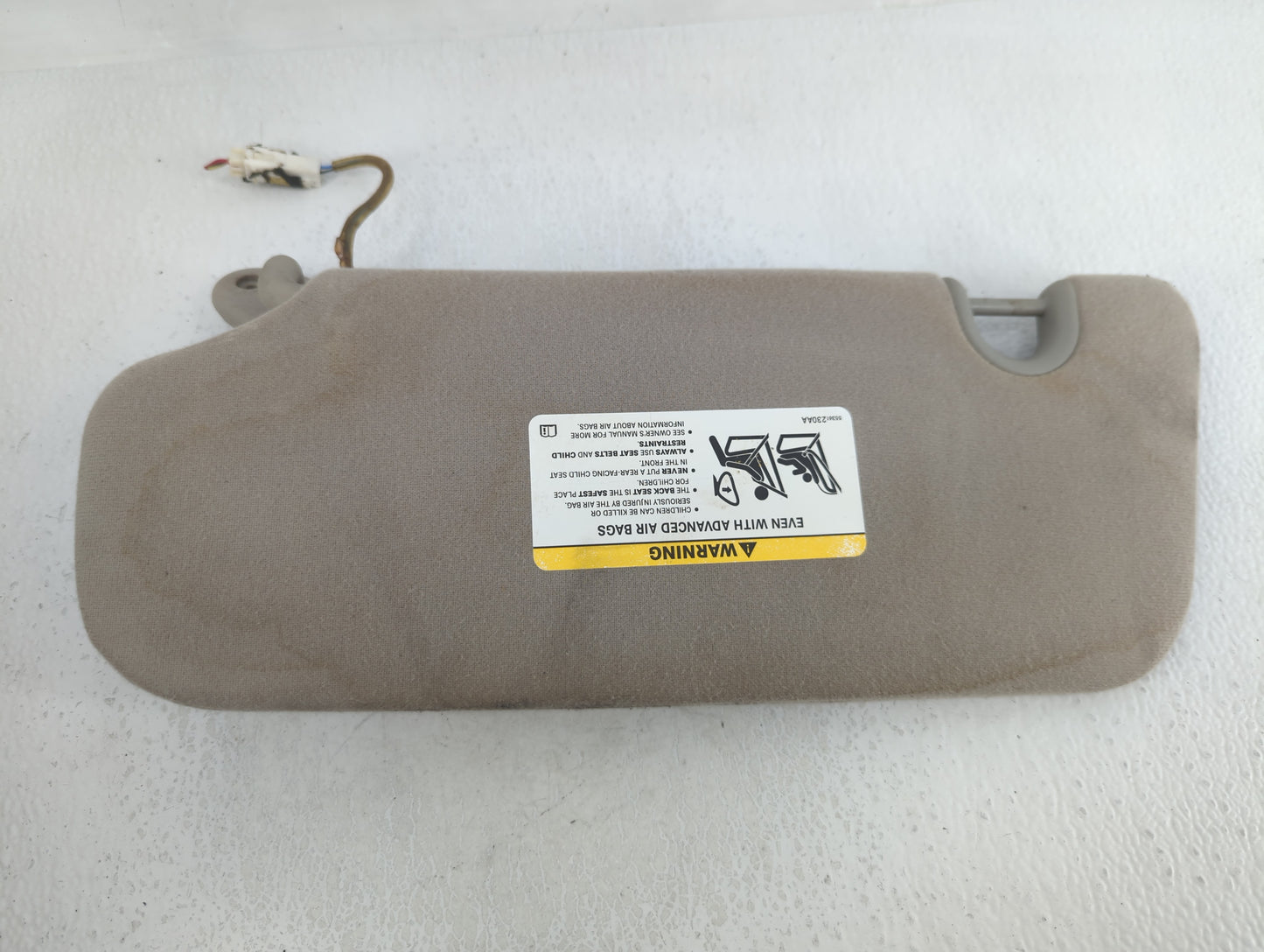 2004-2007 Jeep Liberty Sun Visor Shade Replacement Passenger Right Mirror Fits Fits 2004 2005 2006 2007 OEM Used Auto Parts 