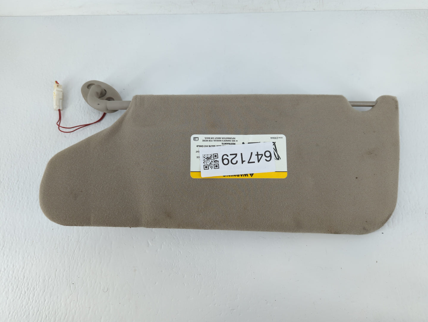2004-2007 Jeep Liberty Sun Visor Shade Replacement Passenger Right Mirror Fits Fits 2004 2005 2006 2007 OEM Used Auto Parts 