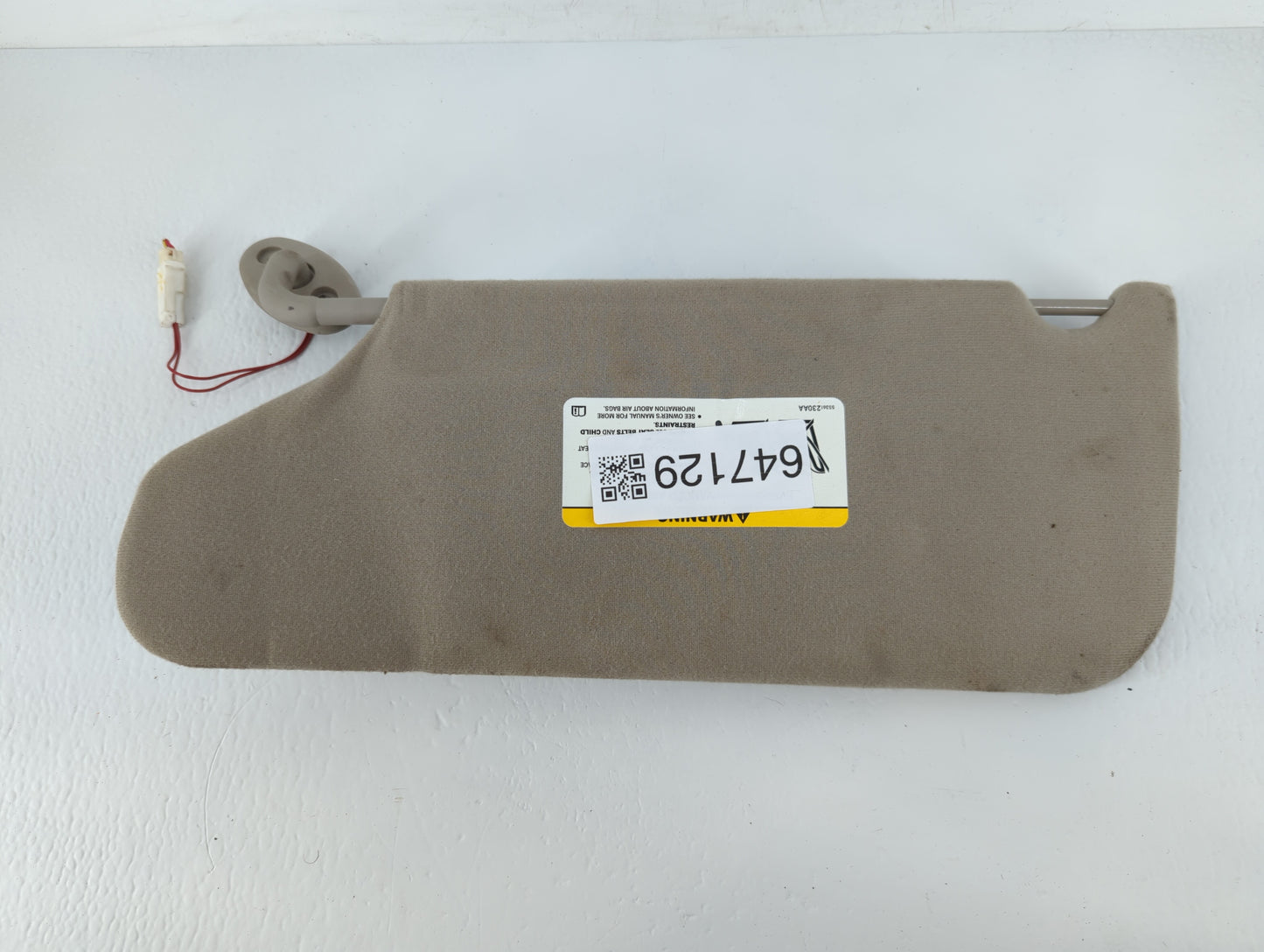2004-2007 Jeep Liberty Sun Visor Shade Replacement Passenger Right Mirror Fits Fits 2004 2005 2006 2007 OEM Used Auto Parts 