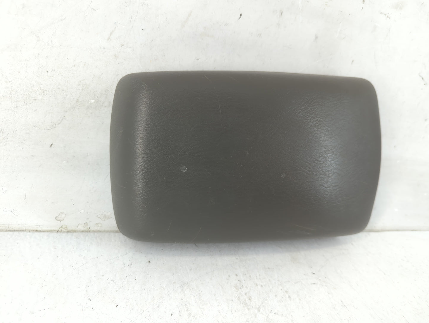 2005-2007 Jeep Liberty Center Console Armrest Cover Lid Fits Fits 2005 2006 2007 OEM Used Auto Parts - Oemusedautoparts1.com