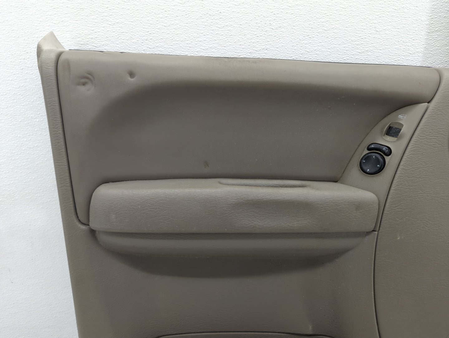 2005 Jeep Liberty Front Left Driver Interior Door Panel Trim - Oemusedautoparts1.com
