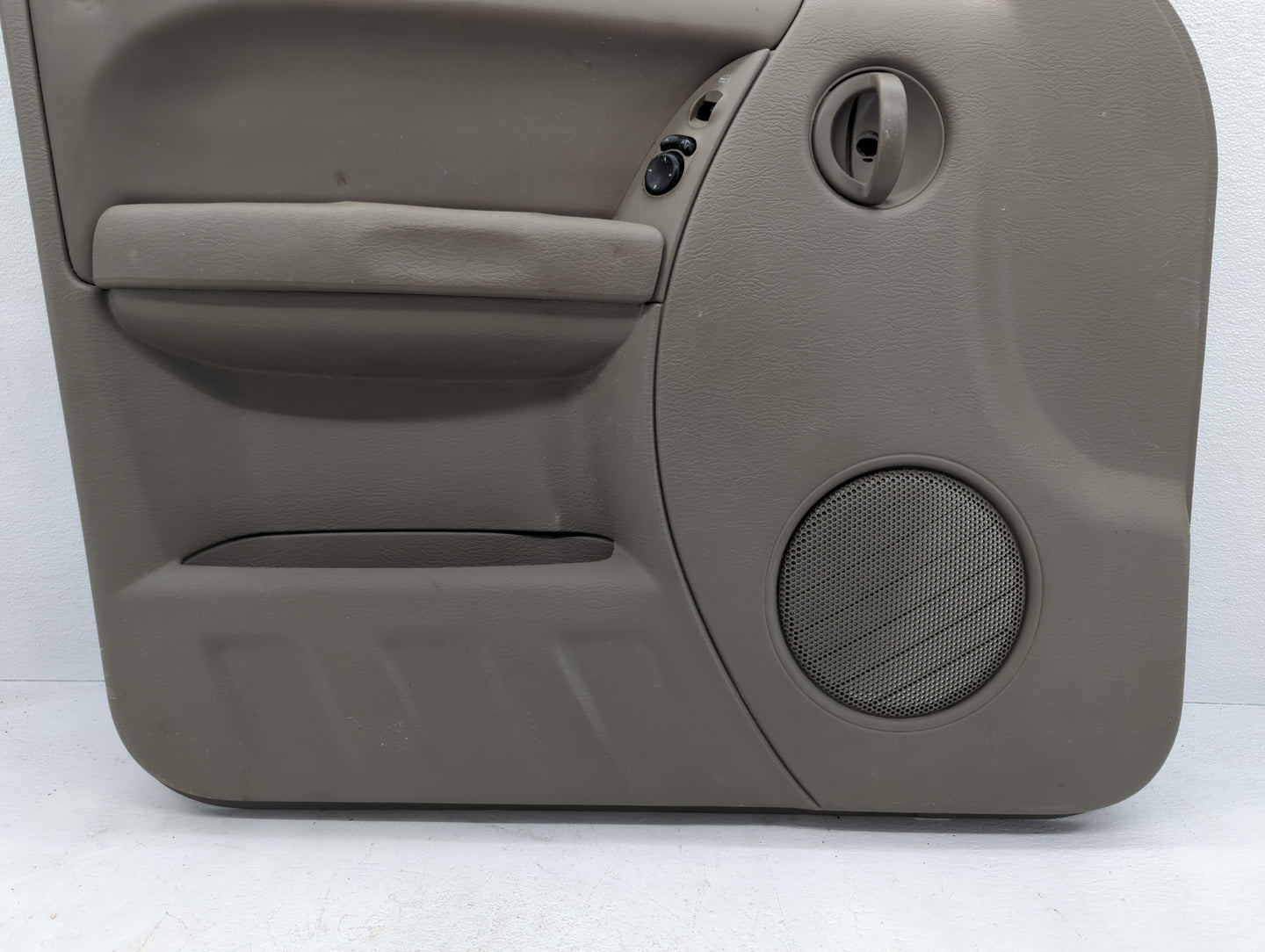 2005 Jeep Liberty Front Left Driver Interior Door Panel Trim - Oemusedautoparts1.com