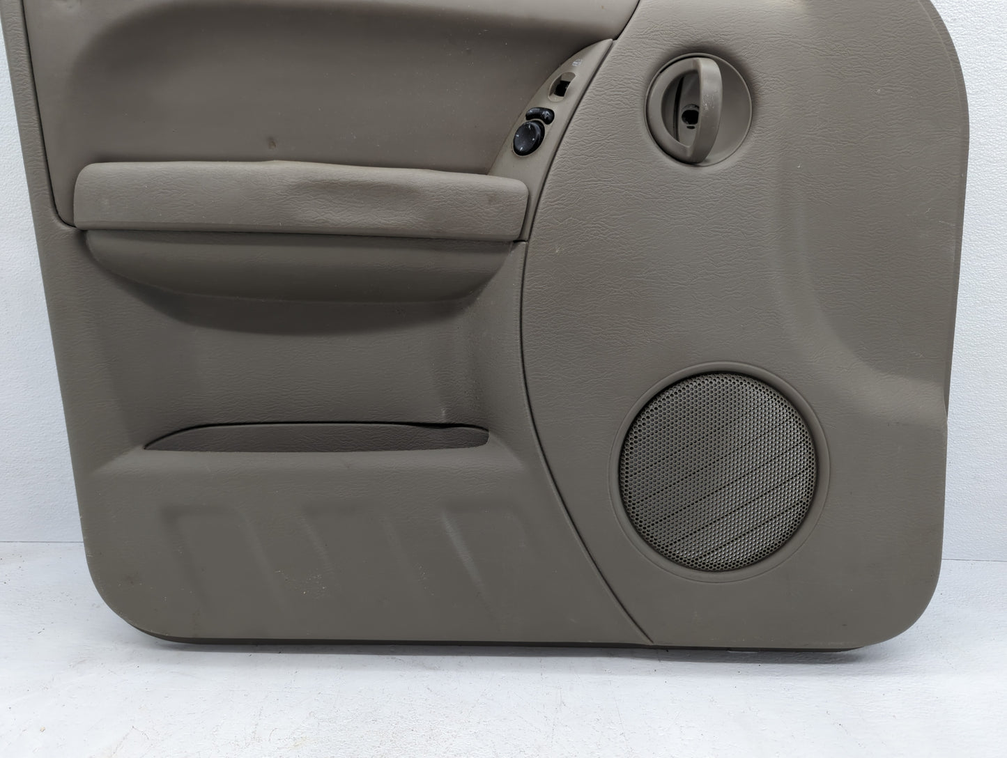 2005 Jeep Liberty Front Left Driver Interior Door Panel Trim - Oemusedautoparts1.com