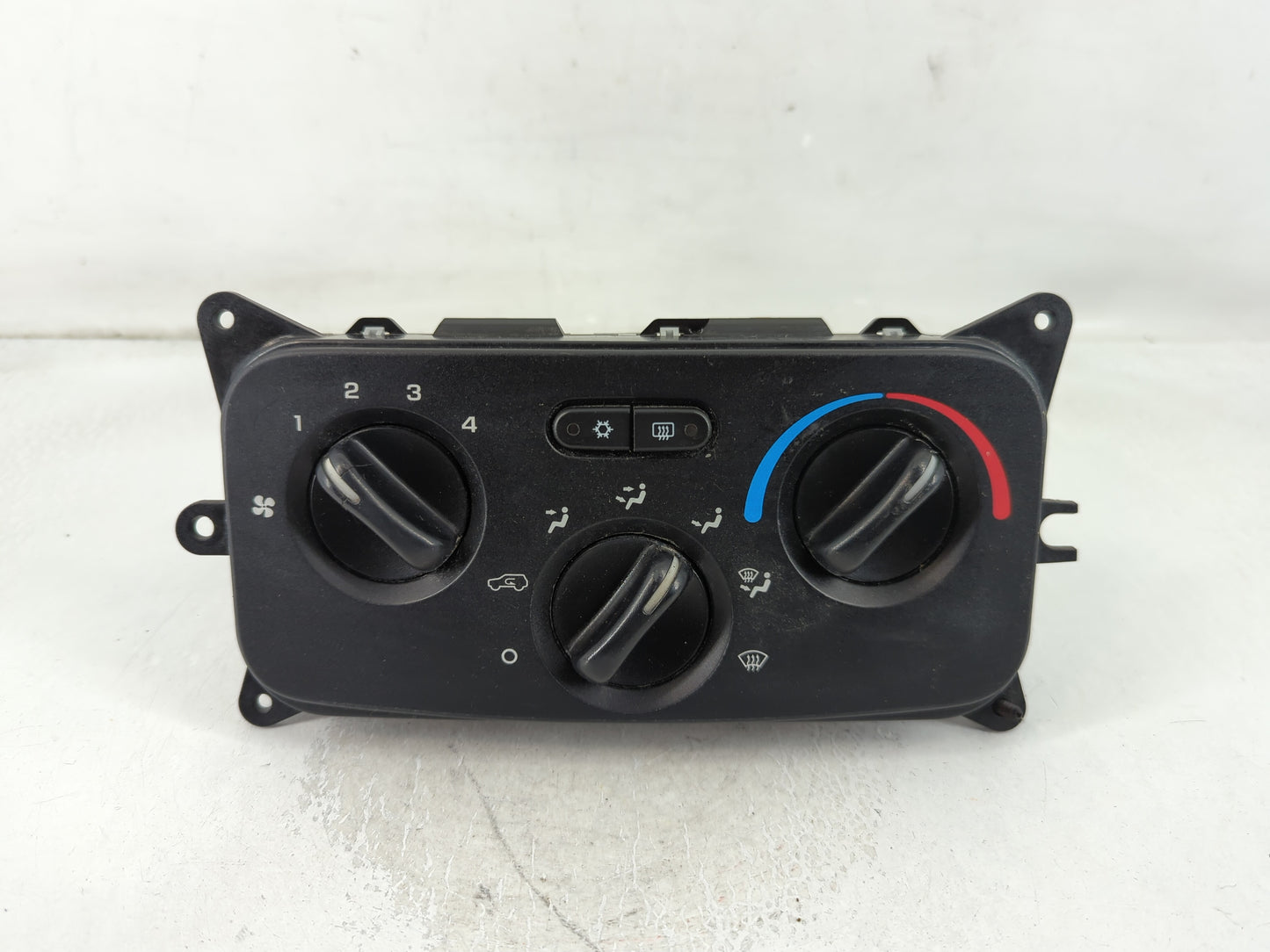 2004-2006 Jeep Liberty Climate Control Module Temperature AC/Heater Replacement Fits Fits 2004 2005 2006 OEM Used Auto Parts