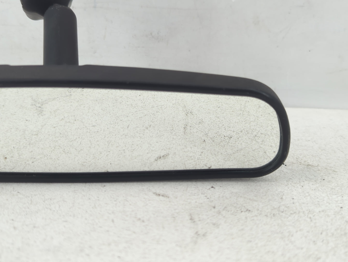 2005 Jeep Liberty Interior Rear View Mirror Replacement OEM P/N:E8011681 Fits OEM Used Auto Parts - Oemusedautoparts1.com