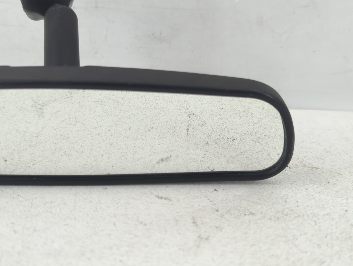 2005 Jeep Liberty Interior Rear View Mirror Replacement OEM P/N:E8011681 Fits OEM Used Auto Parts - Oemusedautoparts1.com