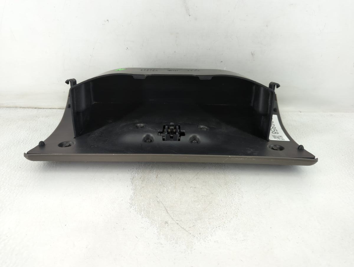 2005 Jeep Liberty Passenger Glove Box Door Storage Compartment 806858 - Oemusedautoparts1.com