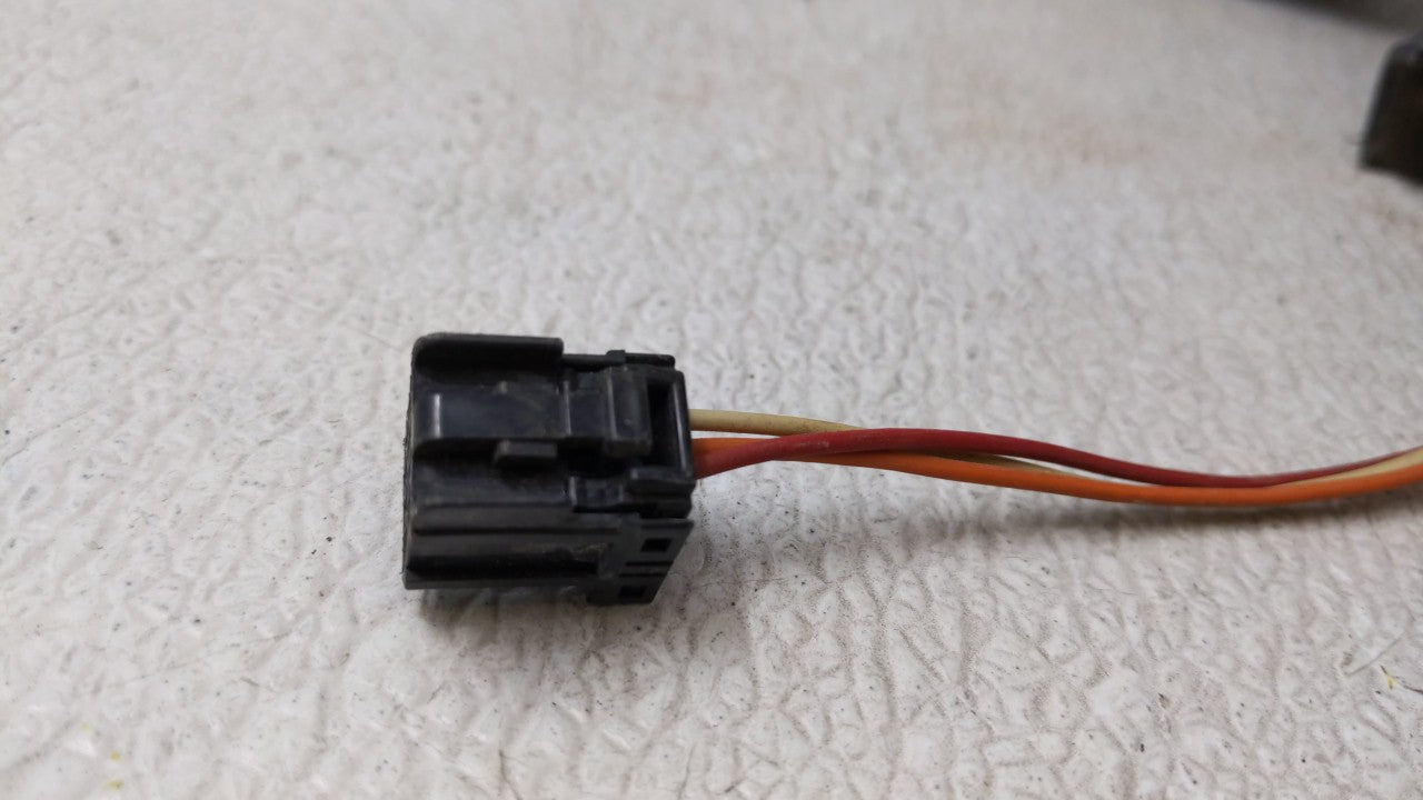 2002-2007 Jeep Liberty Driver Side View Mirror - Left Door Mirror OEM Used - Oemusedautoparts1.com