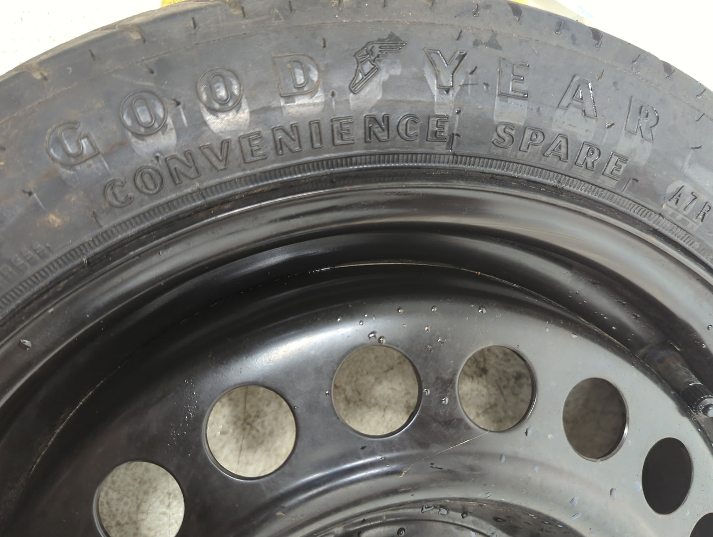 2005 Jeep Grand Cherokee Gndche Spare Donut Tire Wheel Rim Oem - Oemusedautoparts1.com