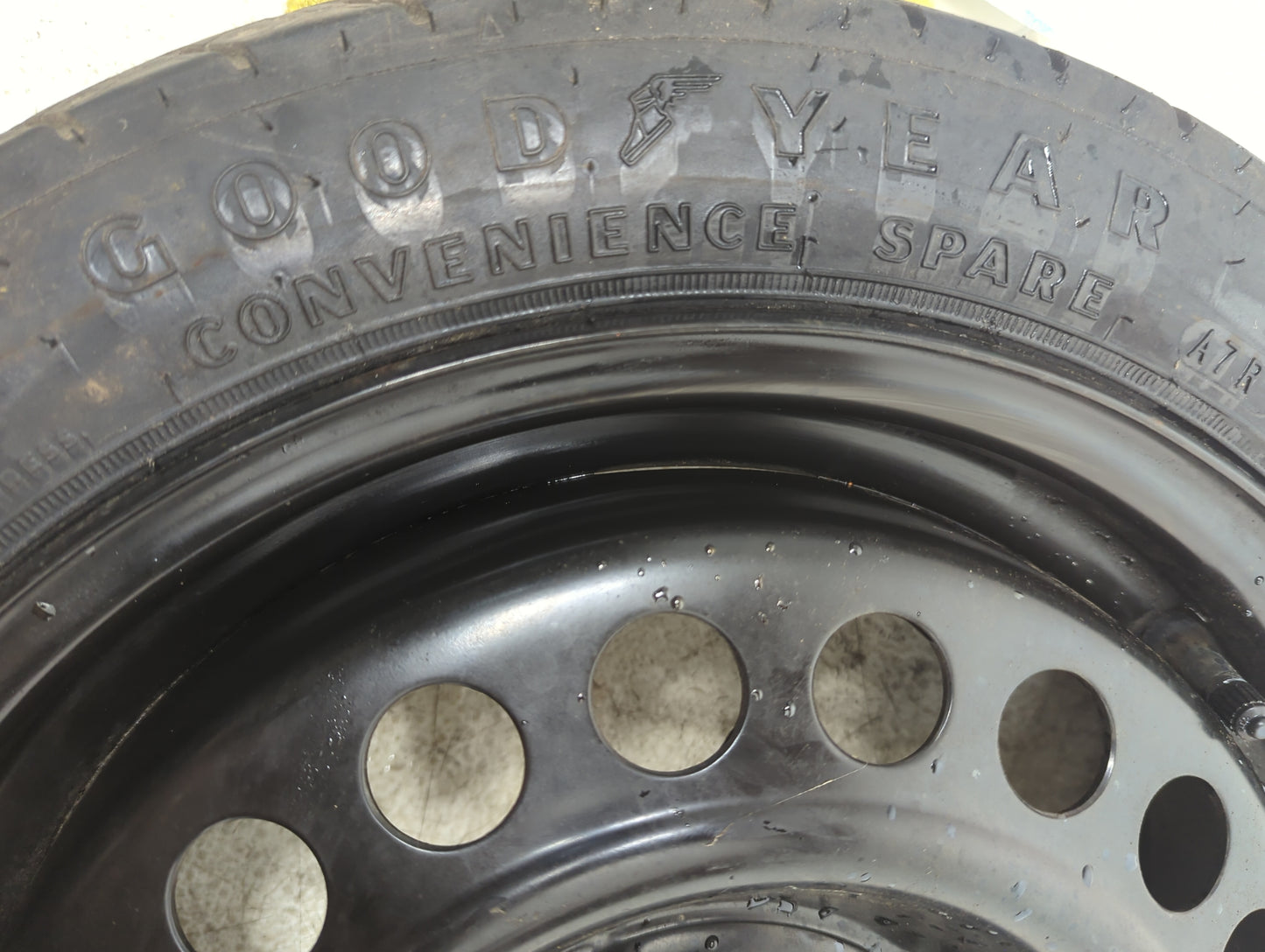 2005 Jeep Grand Cherokee Gndche Spare Donut Tire Wheel Rim Oem - Oemusedautoparts1.com
