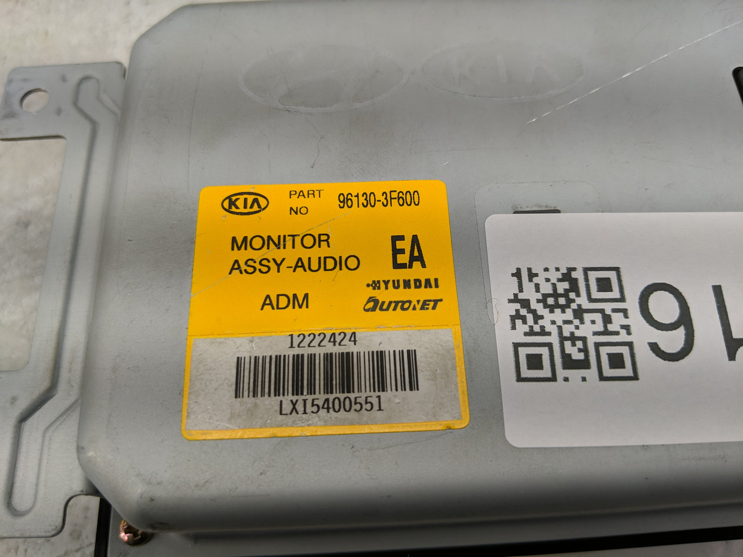 2005-2006 Kia Amanti Information Display Screen - Oemusedautoparts1.com