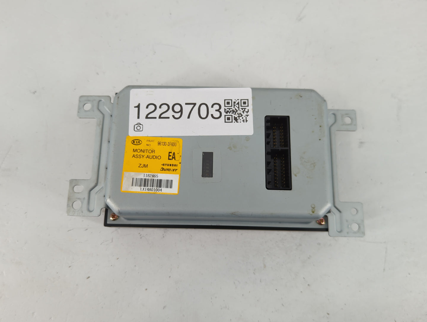 2005-2006 Kia Amanti Information Display Screen - Oemusedautoparts1.com