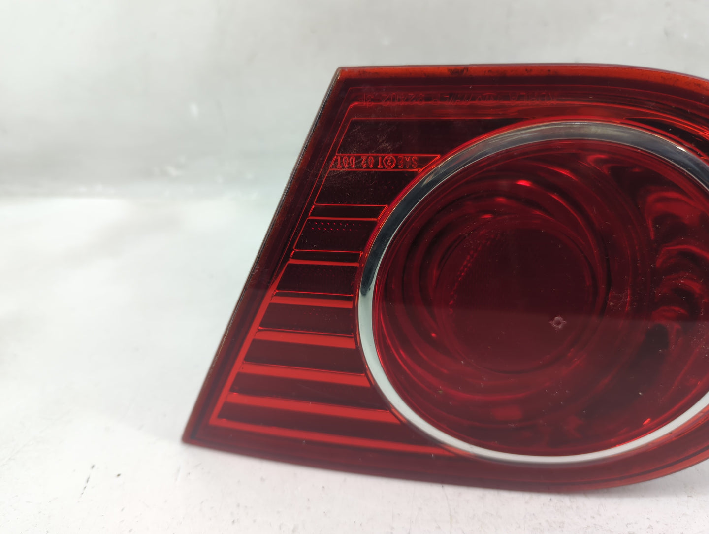 2004-2006 Kia Amanti Tail Light Assembly Passenger Right OEM Fits Fits 2004 2005 2006 OEM Used Auto Parts - Oemusedautoparts