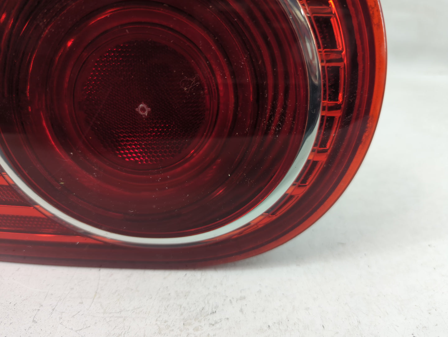 2004-2006 Kia Amanti Tail Light Assembly Passenger Right OEM Fits Fits 2004 2005 2006 OEM Used Auto Parts - Oemusedautoparts