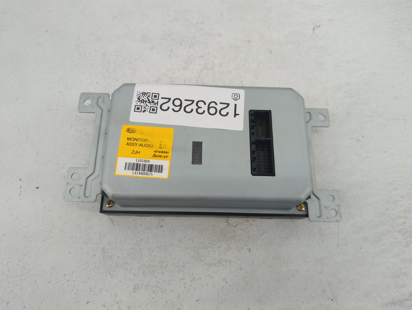 2005-2006 Kia Amanti Information Display Screen - Oemusedautoparts1.com