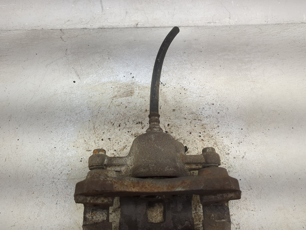 2004-2006 Kia Amanti Rear Passenger Right Brake Caliper - Oemusedautoparts1.com
