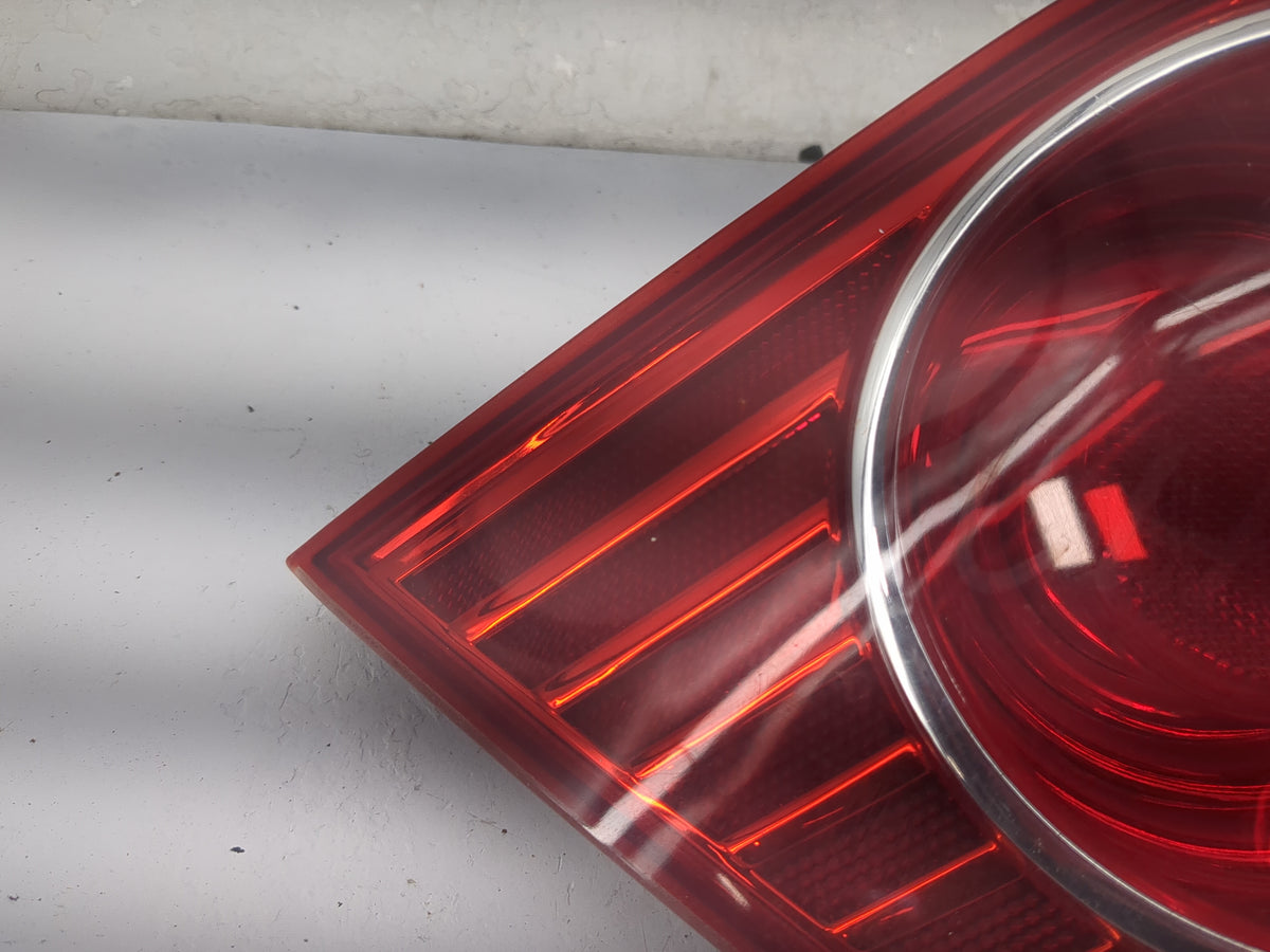 2004-2006 Kia Amanti Driver Left Side Deck Lid Mounted Tail Light - Oemusedautoparts1.com