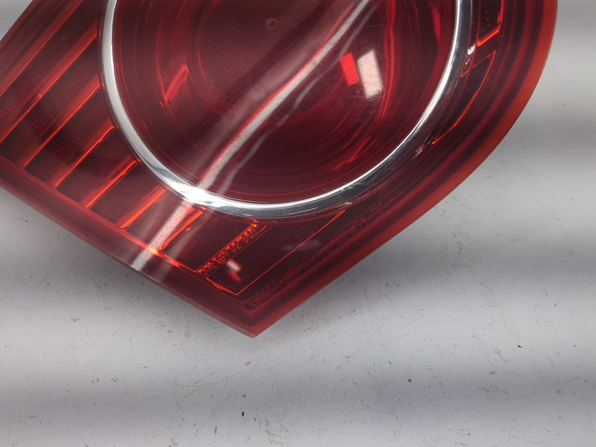2004-2006 Kia Amanti Driver Left Side Deck Lid Mounted Tail Light - Oemusedautoparts1.com