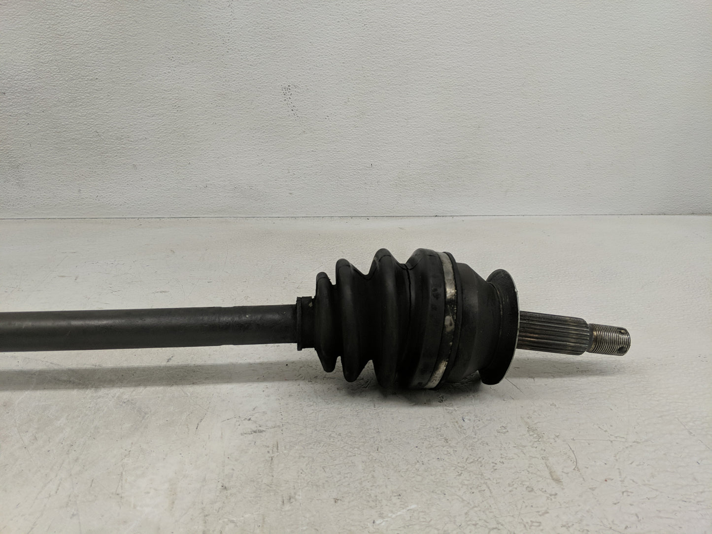 2003-2006 Kia Optima Axle Shaft Front Driver Cv C/v - Oemusedautoparts1.com