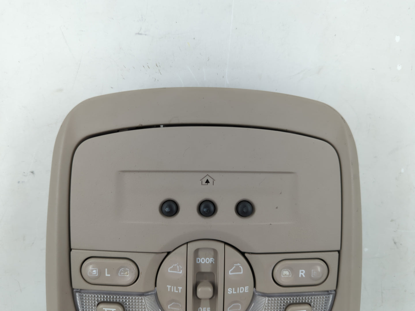 2003-2005 Kia Sedona Overhead Roof Console Interior Dome Light - Oemusedautoparts1.com
