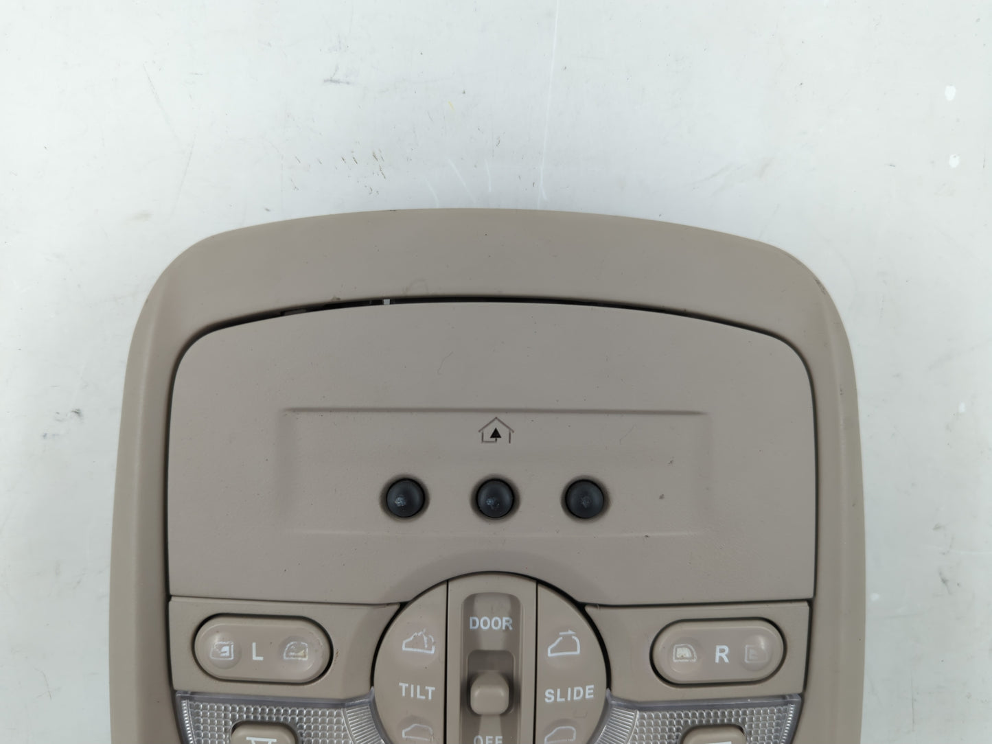 2003-2005 Kia Sedona Overhead Roof Console Interior Dome Light - Oemusedautoparts1.com