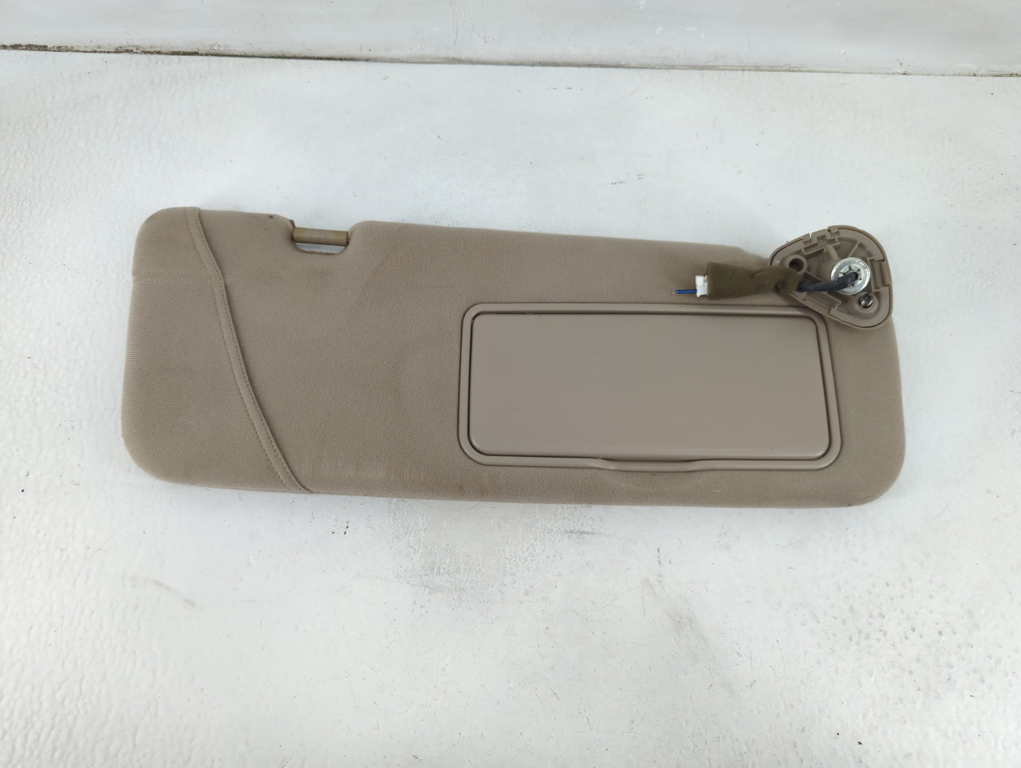 2002-2005 Kia Sedona Sun Visor Shade Replacement Passenger Right Mirror Fits Fits 2002 2003 2004 2005 OEM Used Auto Parts - 