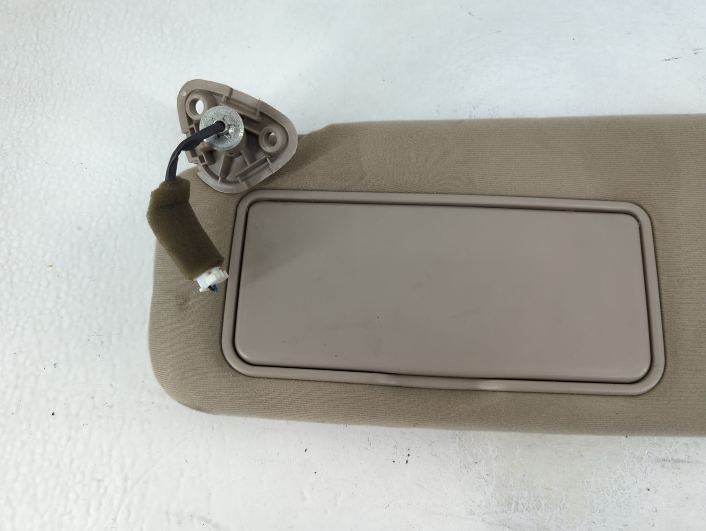 2002-2005 Kia Sedona Sun Visor Shade Replacement Driver Left Mirror Fits Fits 2002 2003 2004 2005 OEM Used Auto Parts - Oemu