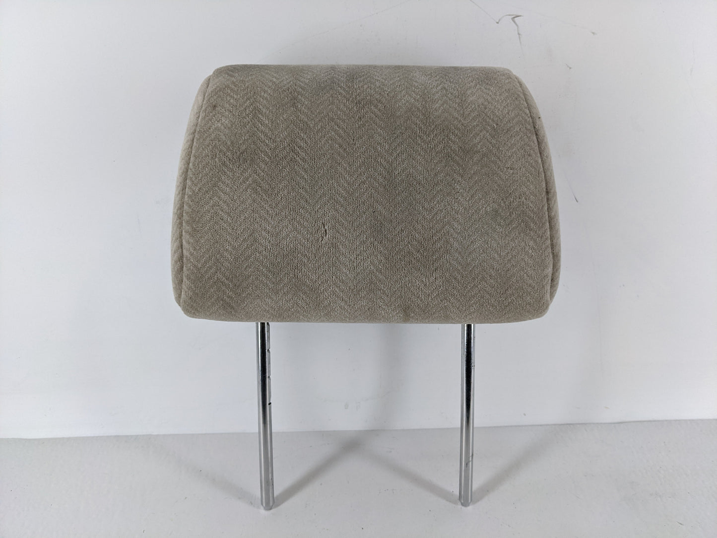 2002-2005 Kia Sedona Headrest Head Rest Rear Seat Fits Fits 2002 2003 2004 2005 OEM Used Auto Parts - Oemusedautoparts1.com